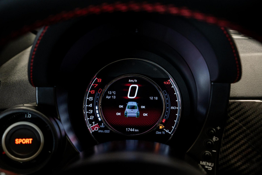 Abarth 695 Biposto  *O.Z. Lichtmetalen velgen / Akrapovic / Carbon in-exterieur / Sportstoelen / Brembo-Remmen*
