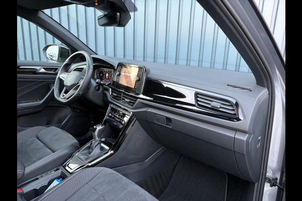 Volkswagen T-Roc 1.5 TSI R-Line Business+ | Panodak | Trekhaak afnb. | IQ Light | Side Assist | Keyless | Camera | Prijs Rijklaar!!