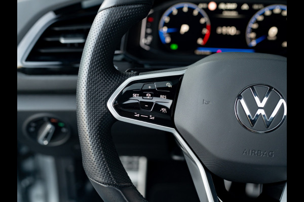 Volkswagen T-Roc 1.5 TSI R-Line Business+ | Panodak | Trekhaak afnb. | IQ Light | Side Assist | Keyless | Camera | Prijs Rijklaar!!