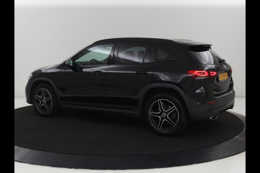 Mercedes-Benz GLA 250e AMG Night | SOH 90% | Adaptive cruise | Stoelverwarming | Camera | Half leder | Park Assist | Leder/Alcantara | Widescreen | Sfeerverlichting | Climate control | PHEV | Plug In
