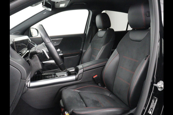 Mercedes-Benz GLA 250e AMG Night | SOH 90% | Adaptive cruise | Stoelverwarming | Camera | Half leder | Park Assist | Leder/Alcantara | Widescreen | Sfeerverlichting | Climate control | PHEV | Plug In