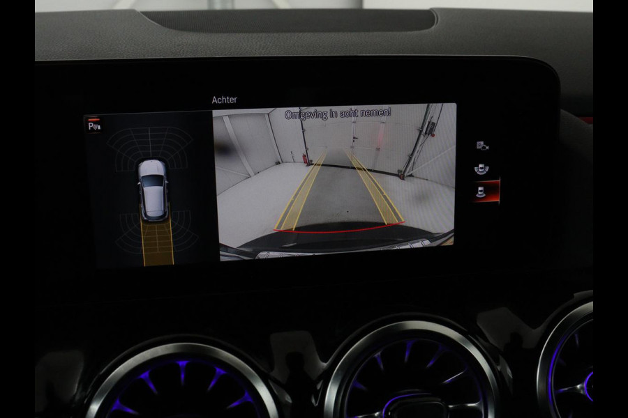 Mercedes-Benz GLA 250e AMG Night | SOH 90% | Adaptive cruise | Stoelverwarming | Camera | Half leder | Park Assist | Leder/Alcantara | Widescreen | Sfeerverlichting | Climate control | PHEV | Plug In