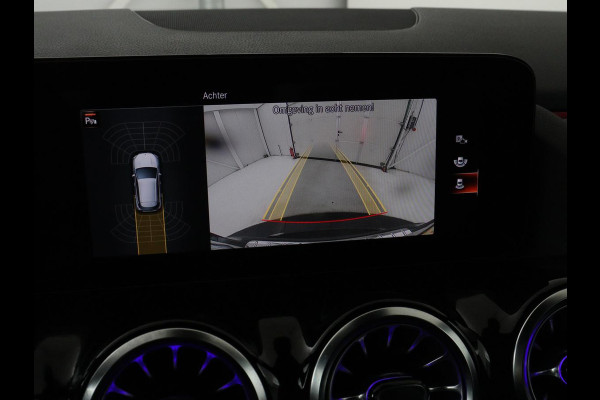 Mercedes-Benz GLA 250e AMG Night | SOH 90% | Adaptive cruise | Stoelverwarming | Camera | Half leder | Park Assist | Leder/Alcantara | Widescreen | Sfeerverlichting | Climate control | PHEV | Plug In