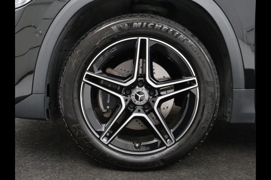 Mercedes-Benz GLA 250e AMG Night | SOH 90% | Adaptive cruise | Stoelverwarming | Camera | Half leder | Park Assist | Leder/Alcantara | Widescreen | Sfeerverlichting | Climate control | PHEV | Plug In