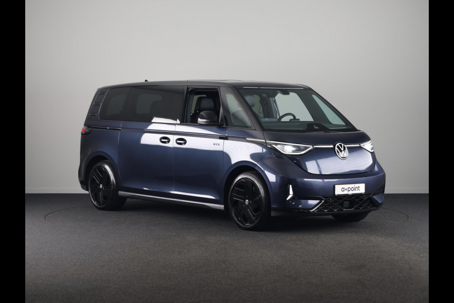 Volkswagen ID. Buzz GTX 4MOTION 86 kWh LWB 7p. 340 pk | SoH 100% | Verlengde garantie | Navigatie | Trekhaak (wegklapbaar) | Parkeersensoren (Park assist) | Achteruitrijcamera | Stoelverwarming v/a |