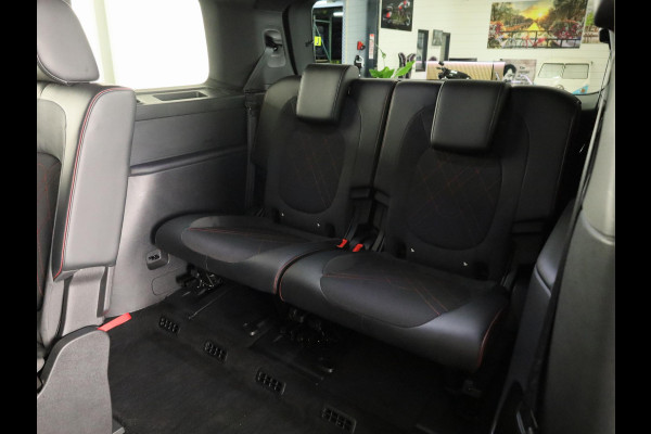 Volkswagen ID. Buzz GTX 4MOTION 86 kWh LWB 7p. 340 pk | SoH 100% | Verlengde garantie | Navigatie | Trekhaak (wegklapbaar) | Parkeersensoren (Park assist) | Achteruitrijcamera | Stoelverwarming v/a |