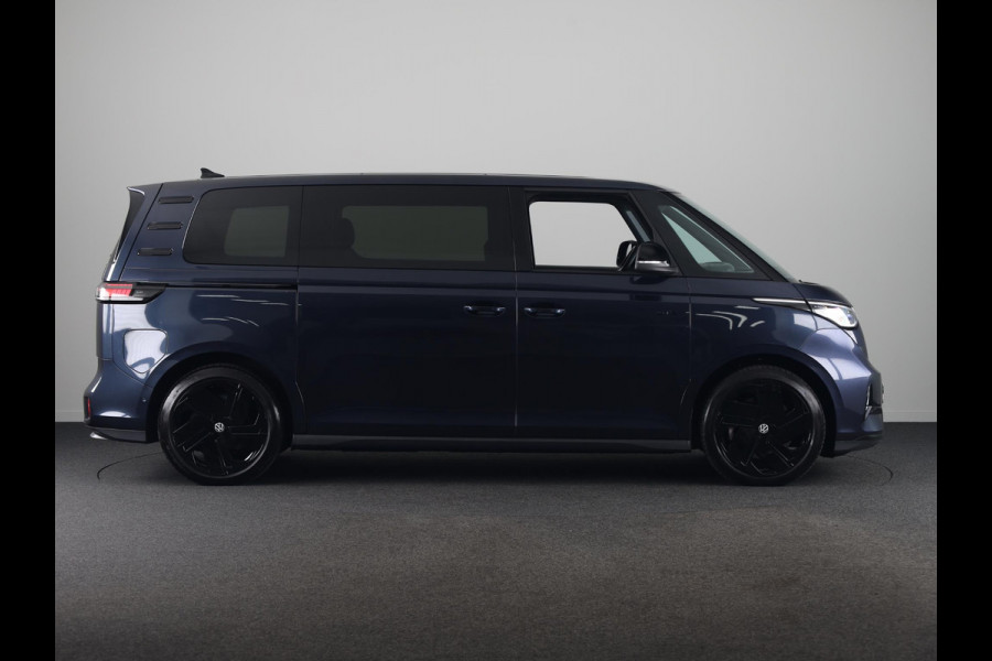 Volkswagen ID. Buzz GTX 4MOTION 86 kWh LWB 7p. 340 pk | SoH 100% | Verlengde garantie | Navigatie | Trekhaak (wegklapbaar) | Parkeersensoren (Park assist) | Achteruitrijcamera | Stoelverwarming v/a |