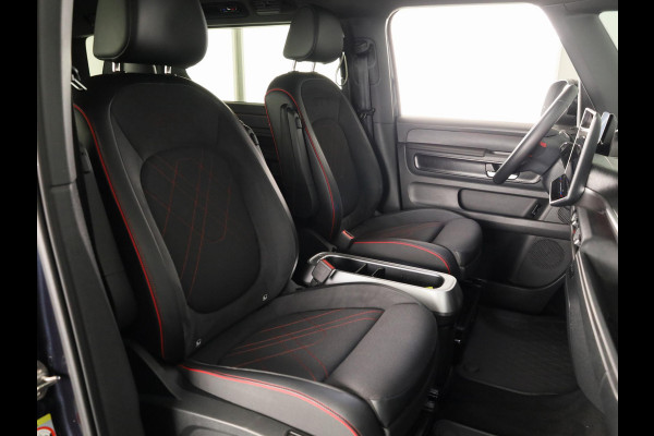 Volkswagen ID. Buzz GTX 4MOTION 86 kWh LWB 7p. 340 pk | SoH 100% | Verlengde garantie | Navigatie | Trekhaak (wegklapbaar) | Parkeersensoren (Park assist) | Achteruitrijcamera | Stoelverwarming v/a |