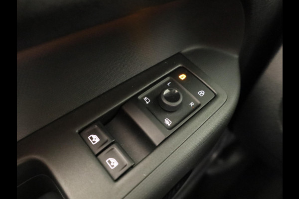 Volkswagen ID. Buzz GTX 4MOTION 86 kWh LWB 7p. 340 pk | SoH 100% | Verlengde garantie | Navigatie | Trekhaak (wegklapbaar) | Parkeersensoren (Park assist) | Achteruitrijcamera | Stoelverwarming v/a |