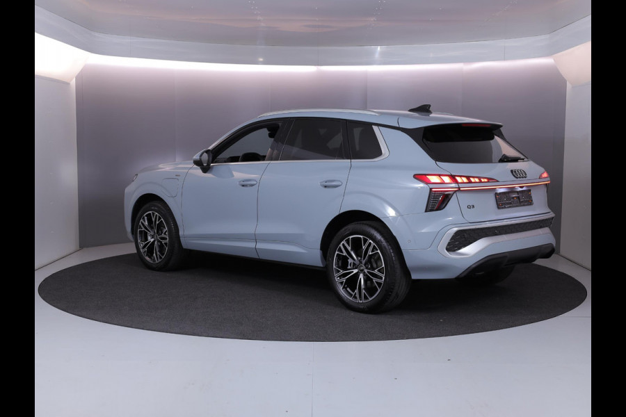 Audi Q3 1.5 e-hybrid S edition 272PK | 4jr garantie | S-line in & Exterieur | Blindspot | MMI plus | Achteruitrijcamera |