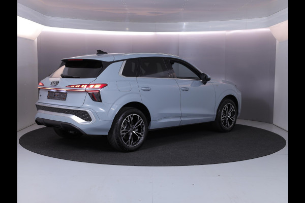 Audi Q3 1.5 e-hybrid S edition 272PK | 4jr garantie | S-line in & Exterieur | Blindspot | MMI plus | Achteruitrijcamera |