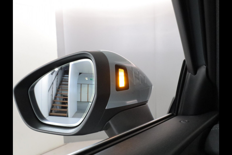 Audi Q3 1.5 e-hybrid S edition 272PK | 4jr garantie | S-line in & Exterieur | Blindspot | MMI plus | Achteruitrijcamera |