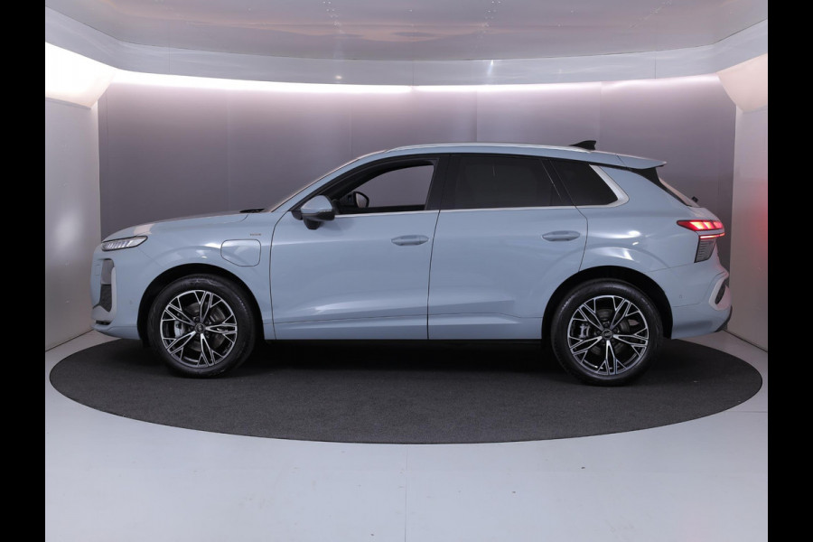 Audi Q3 1.5 e-hybrid S edition 272PK | 4jr garantie | S-line in & Exterieur | Blindspot | MMI plus | Achteruitrijcamera |