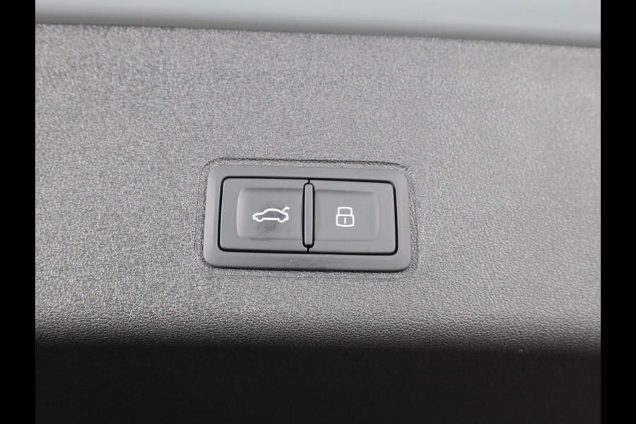 Audi Q3 1.5 e-hybrid S edition 272PK | 4jr garantie | S-line in & Exterieur | Blindspot | MMI plus | Achteruitrijcamera |