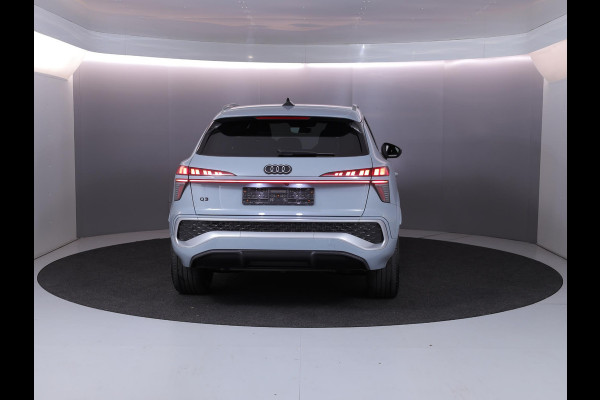 Audi Q3 1.5 e-hybrid S edition 272PK | 4jr garantie | S-line in & Exterieur | Blindspot | MMI plus | Achteruitrijcamera |
