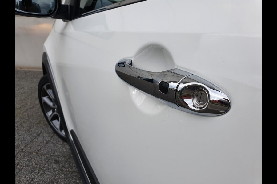 Kia Picanto 1.2 CVVT X-Line | Stoelverwarming | LED | Leder | Clima | Navi | Camera |