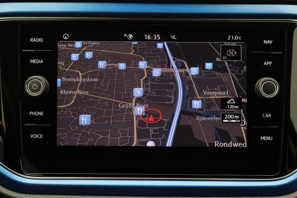 Volkswagen T-Roc 1.5 TSI Sport Virtual Cockpit, Cruise, Apple Carplay, Verwarmde Stoelen, Trekhaak, 17''