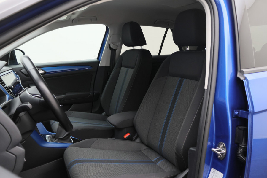 Volkswagen T-Roc 1.5 TSI Sport Virtual Cockpit, Cruise, Apple Carplay, Verwarmde Stoelen, Trekhaak, 17''