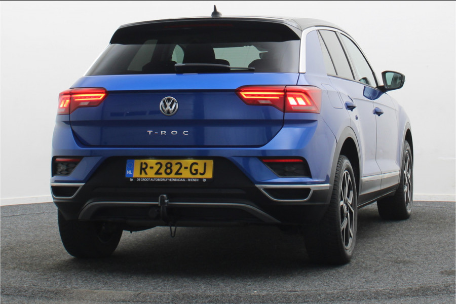 Volkswagen T-Roc 1.5 TSI Sport Virtual Cockpit, Cruise, Apple Carplay, Verwarmde Stoelen, Trekhaak, 17''