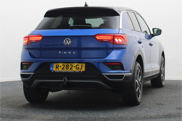 Volkswagen T-Roc 1.5 TSI Sport Virtual Cockpit, Cruise, Apple Carplay, Verwarmde Stoelen, Trekhaak, 17''