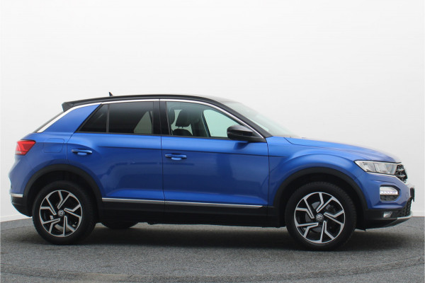 Volkswagen T-Roc 1.5 TSI Sport Virtual Cockpit, Cruise, Apple Carplay, Verwarmde Stoelen, Trekhaak, 17''