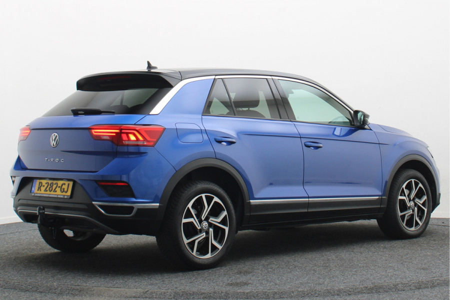 Volkswagen T-Roc 1.5 TSI Sport Virtual Cockpit, Cruise, Apple Carplay, Verwarmde Stoelen, Trekhaak, 17''
