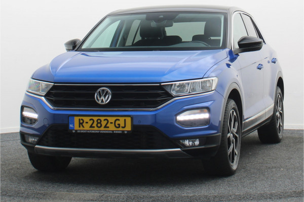 Volkswagen T-Roc 1.5 TSI Sport Virtual Cockpit, Cruise, Apple Carplay, Verwarmde Stoelen, Trekhaak, 17''