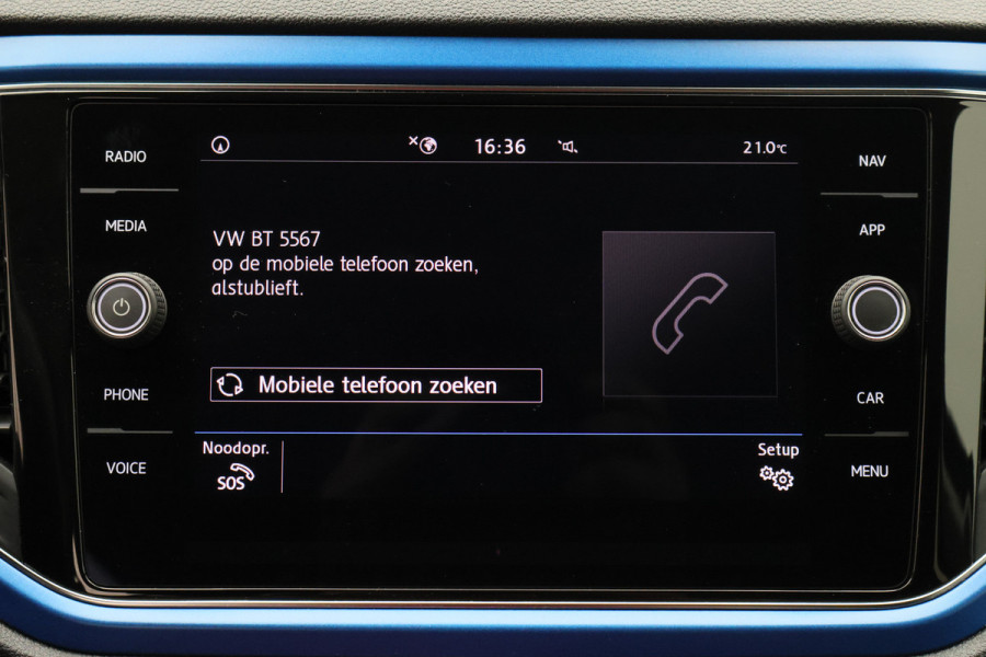 Volkswagen T-Roc 1.5 TSI Sport Virtual Cockpit, Cruise, Apple Carplay, Verwarmde Stoelen, Trekhaak, 17''