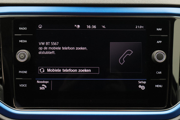 Volkswagen T-Roc 1.5 TSI Sport Virtual Cockpit, Cruise, Apple Carplay, Verwarmde Stoelen, Trekhaak, 17''