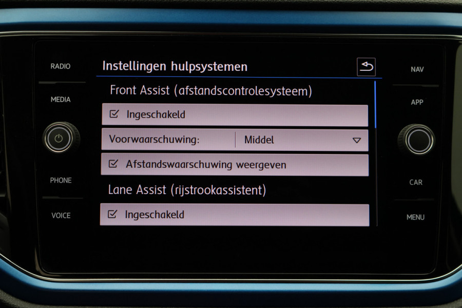 Volkswagen T-Roc 1.5 TSI Sport Virtual Cockpit, Cruise, Apple Carplay, Verwarmde Stoelen, Trekhaak, 17''