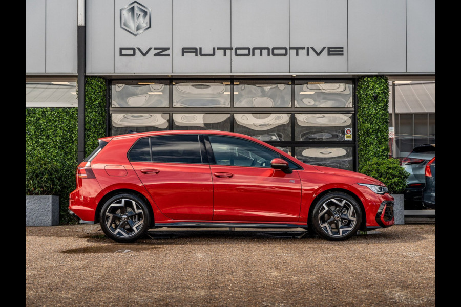 Volkswagen Golf 1.5 eTSI 150PK DSG R-Line Edition | Black Pack | Head-Up | Camera | BTW