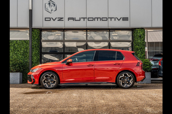Volkswagen Golf 1.5 eTSI 150PK DSG R-Line Edition | Black Pack | Head-Up | Camera | BTW