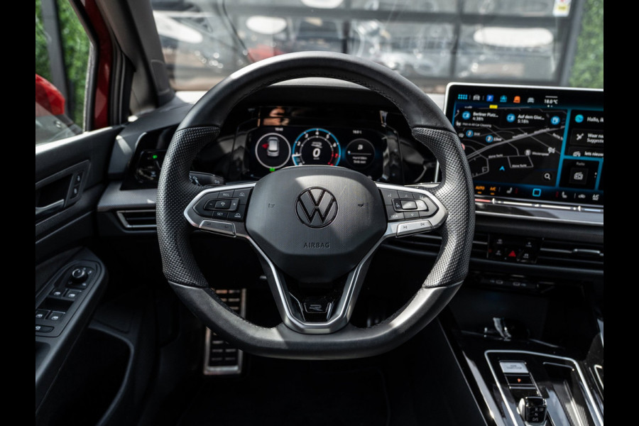 Volkswagen Golf 1.5 eTSI 150PK DSG R-Line Edition | Black Pack | Head-Up | Camera | BTW