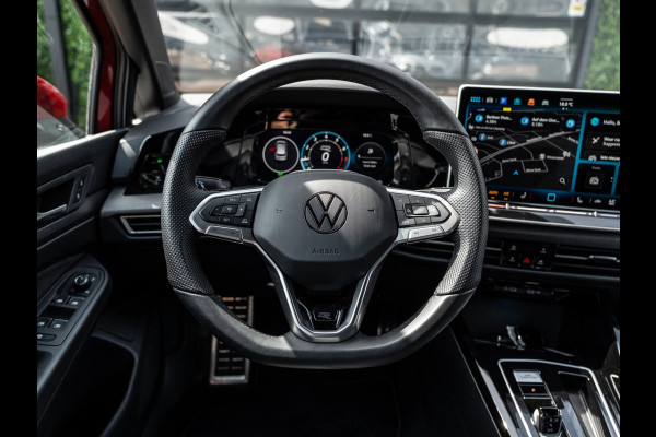 Volkswagen Golf 1.5 eTSI 150PK DSG R-Line Edition | Black Pack | Head-Up | Camera | BTW