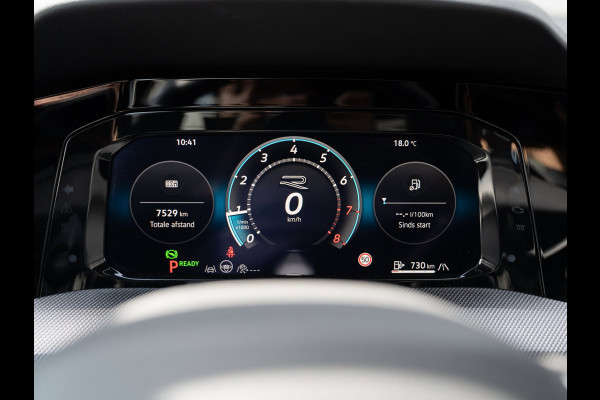 Volkswagen Golf 1.5 eTSI 150PK DSG R-Line Edition | Black Pack | Head-Up | Camera | BTW