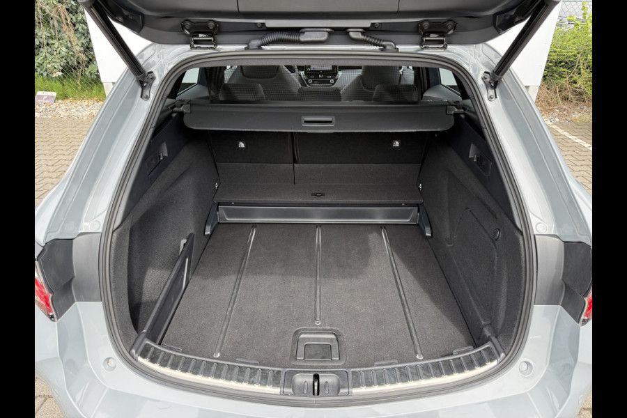 Toyota Corolla Touring Sports 2.0 Hybrid Executive | Pano | ACC | JBL | HUD | LED | DAB+ | 18 inch
