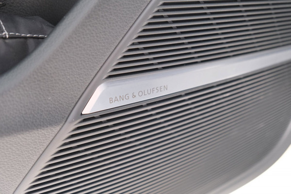 Audi Q8 50 TDI quattro Pro Line 2x S-Line - N.A.P. Airco, Cruise, Panodak, Luchtvering, Camera, Trekhaak.