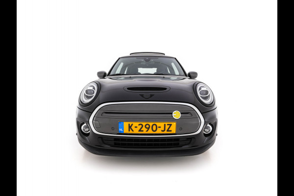MINI Electric Yours 33 kWh [ 3-Fase-11kW ] {SoH-97%} (INCL-BTW) Aut. *HEATPUMP | PANO | LEATHER | DIGI-COCKPIT | HEAD-UP | FULL-LED | NAVI-FULLMAP | HEATED-SPORTSEATS | DAB | CRUISE | HARMAN/KARDON | CAMERA | KEYLESS | AMBIENTLIGHT | 17"ALU*