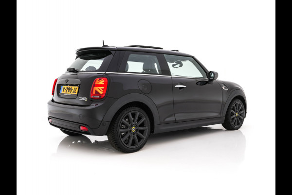 MINI Electric Yours 33 kWh [ 3-Fase-11kW ] {SoH-97%} (INCL-BTW) Aut. *HEATPUMP | PANO | LEATHER | DIGI-COCKPIT | HEAD-UP | FULL-LED | NAVI-FULLMAP | HEATED-SPORTSEATS | DAB | CRUISE | HARMAN/KARDON | CAMERA | KEYLESS | AMBIENTLIGHT | 17"ALU*