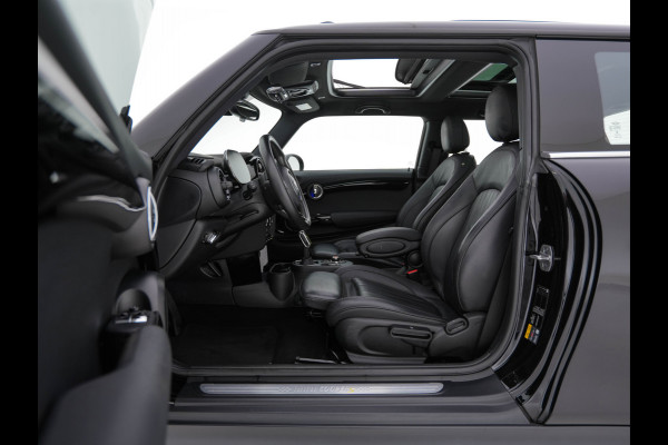 MINI Electric Yours 33 kWh [ 3-Fase-11kW ] {SoH-97%} (INCL-BTW) Aut. *HEATPUMP | PANO | LEATHER | DIGI-COCKPIT | HEAD-UP | FULL-LED | NAVI-FULLMAP | HEATED-SPORTSEATS | DAB | CRUISE | HARMAN/KARDON | CAMERA | KEYLESS | AMBIENTLIGHT | 17"ALU*