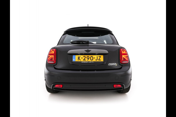 MINI Electric Yours 33 kWh [ 3-Fase-11kW ] {SoH-97%} (INCL-BTW) Aut. *HEATPUMP | PANO | LEATHER | DIGI-COCKPIT | HEAD-UP | FULL-LED | NAVI-FULLMAP | HEATED-SPORTSEATS | DAB | CRUISE | HARMAN/KARDON | CAMERA | KEYLESS | AMBIENTLIGHT | 17"ALU*