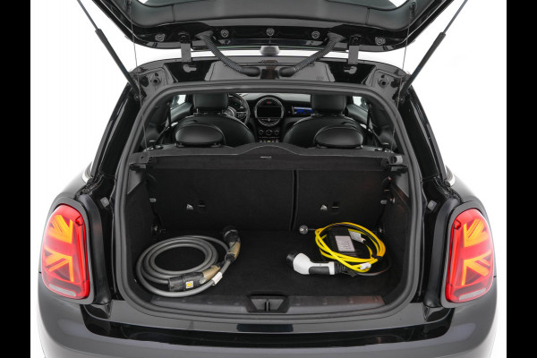 MINI Electric Yours 33 kWh [ 3-Fase-11kW ] {SoH-97%} (INCL-BTW) Aut. *HEATPUMP | PANO | LEATHER | DIGI-COCKPIT | HEAD-UP | FULL-LED | NAVI-FULLMAP | HEATED-SPORTSEATS | DAB | CRUISE | HARMAN/KARDON | CAMERA | KEYLESS | AMBIENTLIGHT | 17"ALU*