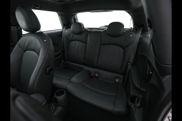 MINI Electric Yours 33 kWh [ 3-Fase-11kW ] {SoH-97%} (INCL-BTW) Aut. *HEATPUMP | PANO | LEATHER | DIGI-COCKPIT | HEAD-UP | FULL-LED | NAVI-FULLMAP | HEATED-SPORTSEATS | DAB | CRUISE | HARMAN/KARDON | CAMERA | KEYLESS | AMBIENTLIGHT | 17"ALU*
