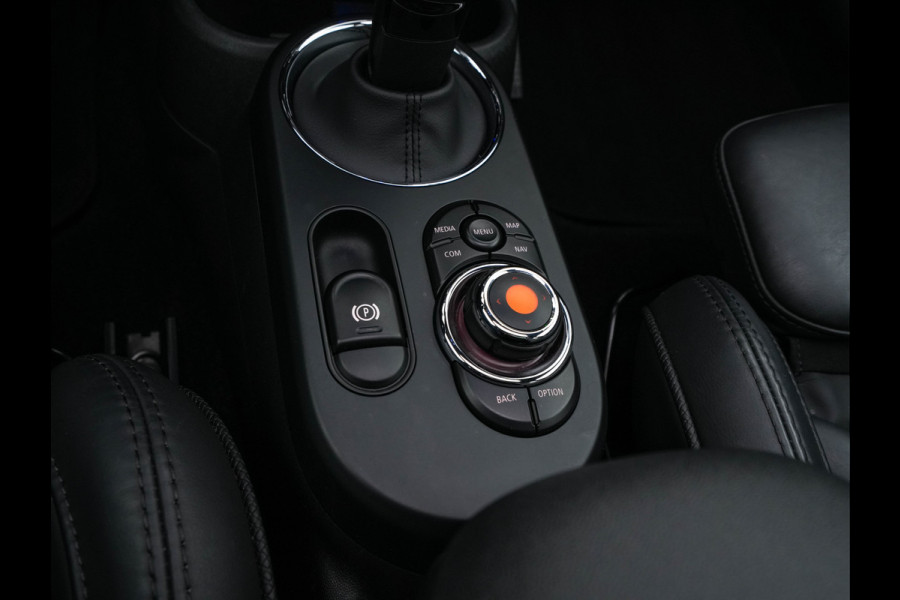 MINI Electric Yours 33 kWh [ 3-Fase-11kW ] {SoH-97%} (INCL-BTW) Aut. *HEATPUMP | PANO | LEATHER | DIGI-COCKPIT | HEAD-UP | FULL-LED | NAVI-FULLMAP | HEATED-SPORTSEATS | DAB | CRUISE | HARMAN/KARDON | CAMERA | KEYLESS | AMBIENTLIGHT | 17"ALU*