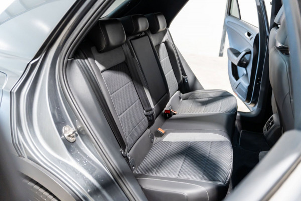 Volkswagen T-Roc 2.0 TSI 4Motion DSG R-Line Pano Navi Camera
