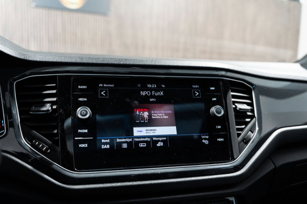 Volkswagen T-Roc 2.0 TSI 4Motion DSG R-Line Pano Navi Camera