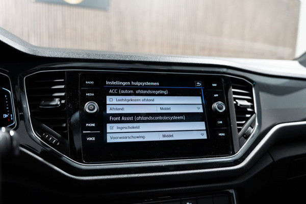 Volkswagen T-Roc 2.0 TSI 4Motion DSG R-Line Pano Navi Camera