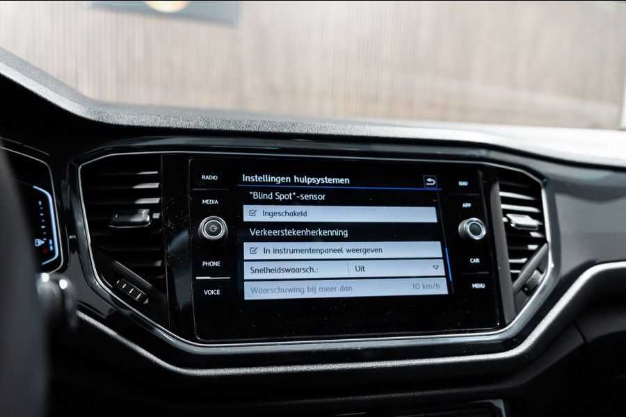 Volkswagen T-Roc 2.0 TSI 4Motion DSG R-Line Pano Navi Camera