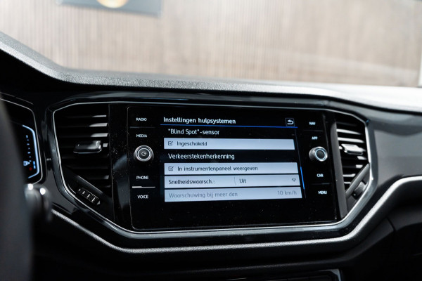 Volkswagen T-Roc 2.0 TSI 4Motion DSG R-Line Pano Navi Camera