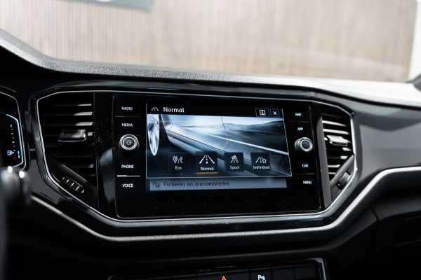 Volkswagen T-Roc 2.0 TSI 4Motion DSG R-Line Pano Navi Camera
